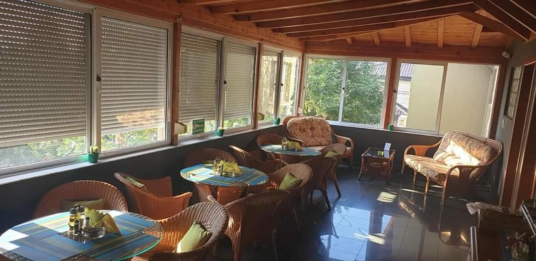 Villa Mugur Două Mai 외부 사진
